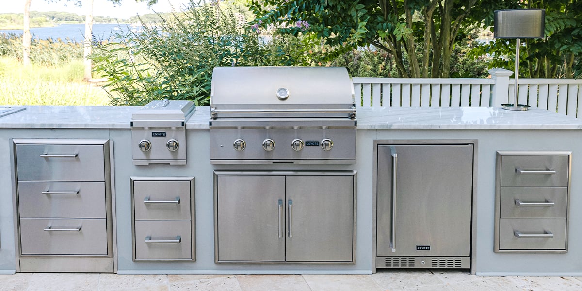 rta outdoor kitchen with grill and dual side burner
