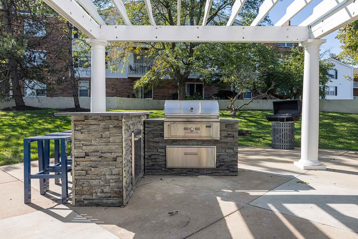 Covered outdoor kitchen plans for l shape with charcoal grill
