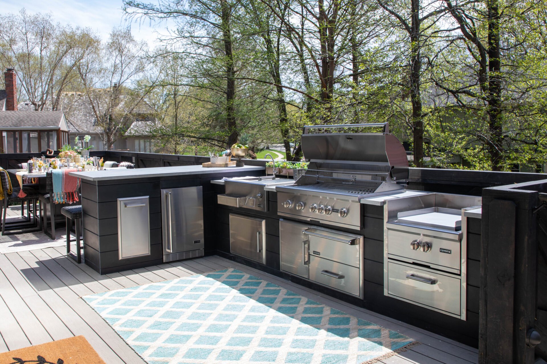 beautiful custom outdoor kitchen with built in appliances