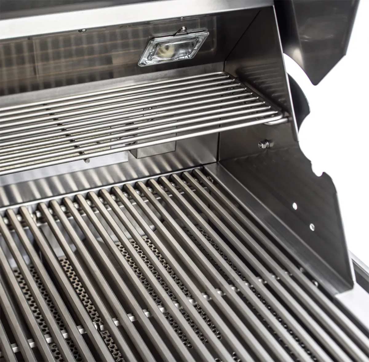 Blaze Grills flame stabilizing system with 304 stainless steel