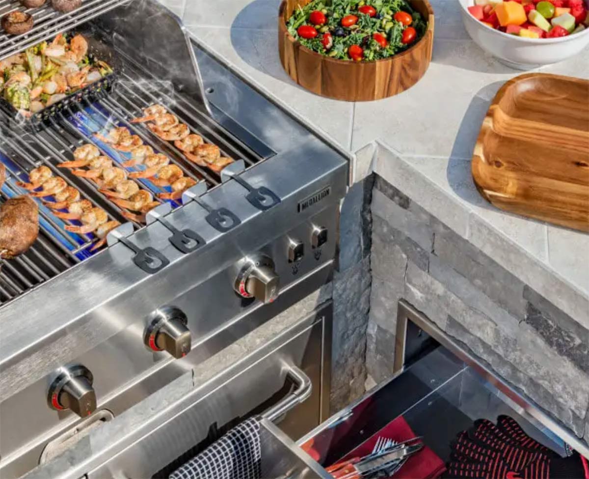 close up of a charbroil outdoor kitchen