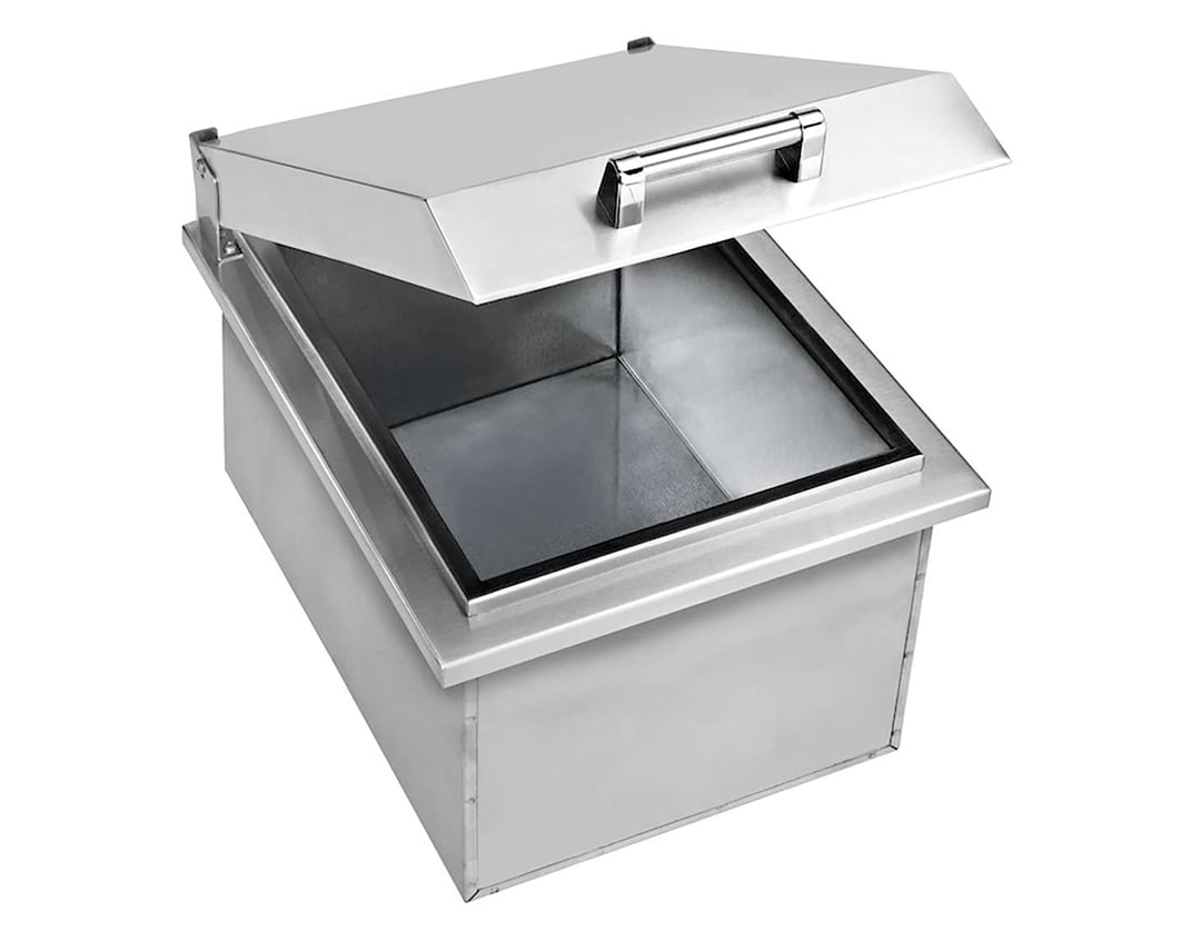 close up of delta heat outdoor cooler