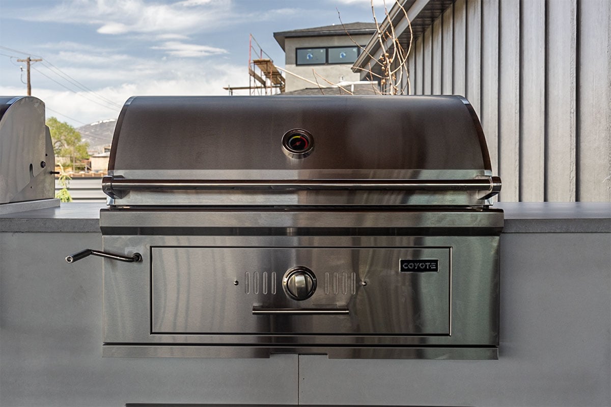 coyote built in charcoal grill
