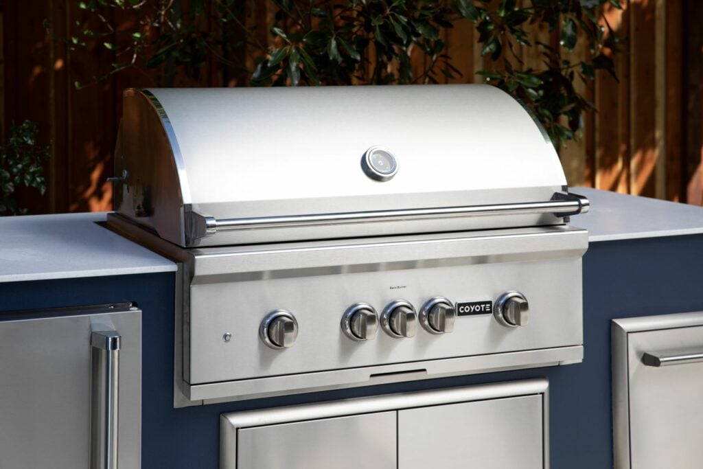coyote built in grill featured in an RTA MOKS Island