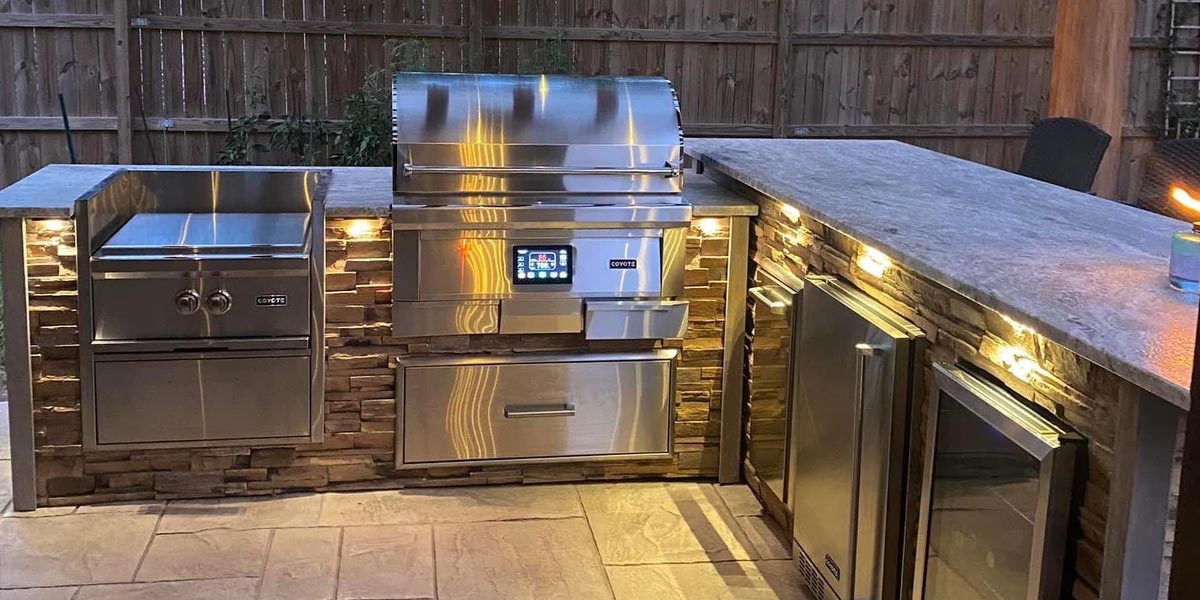 customer outdoor kitchen in texas