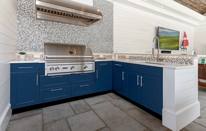 danvers brand blue outdoor cabinet finish on l shaped outdoor kitchen