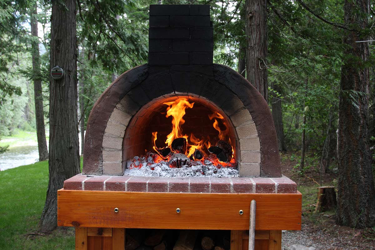 diy outdoor pizza oven featured image