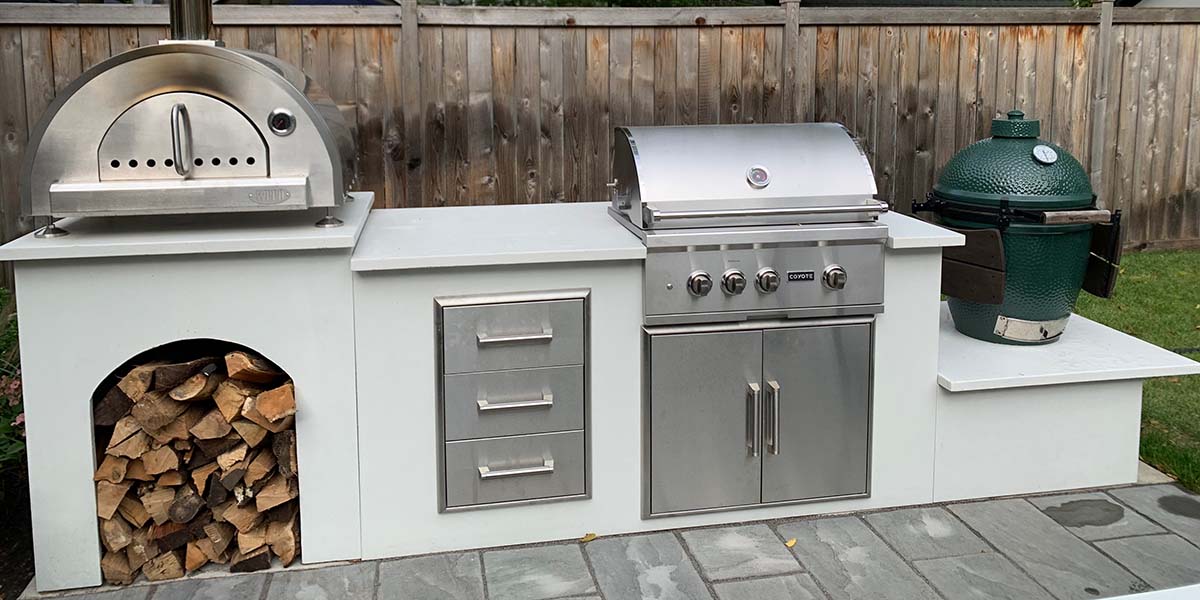 RTA DIY outdoor kitchen with pizza oven