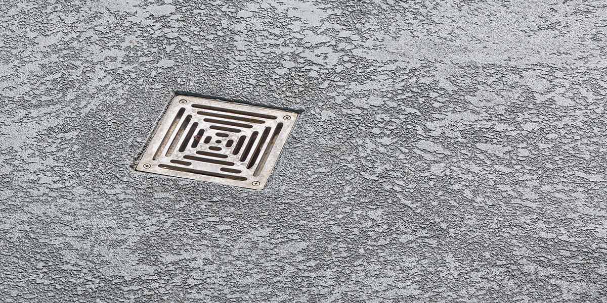 gravity drain for outdoor kitchen ice maker