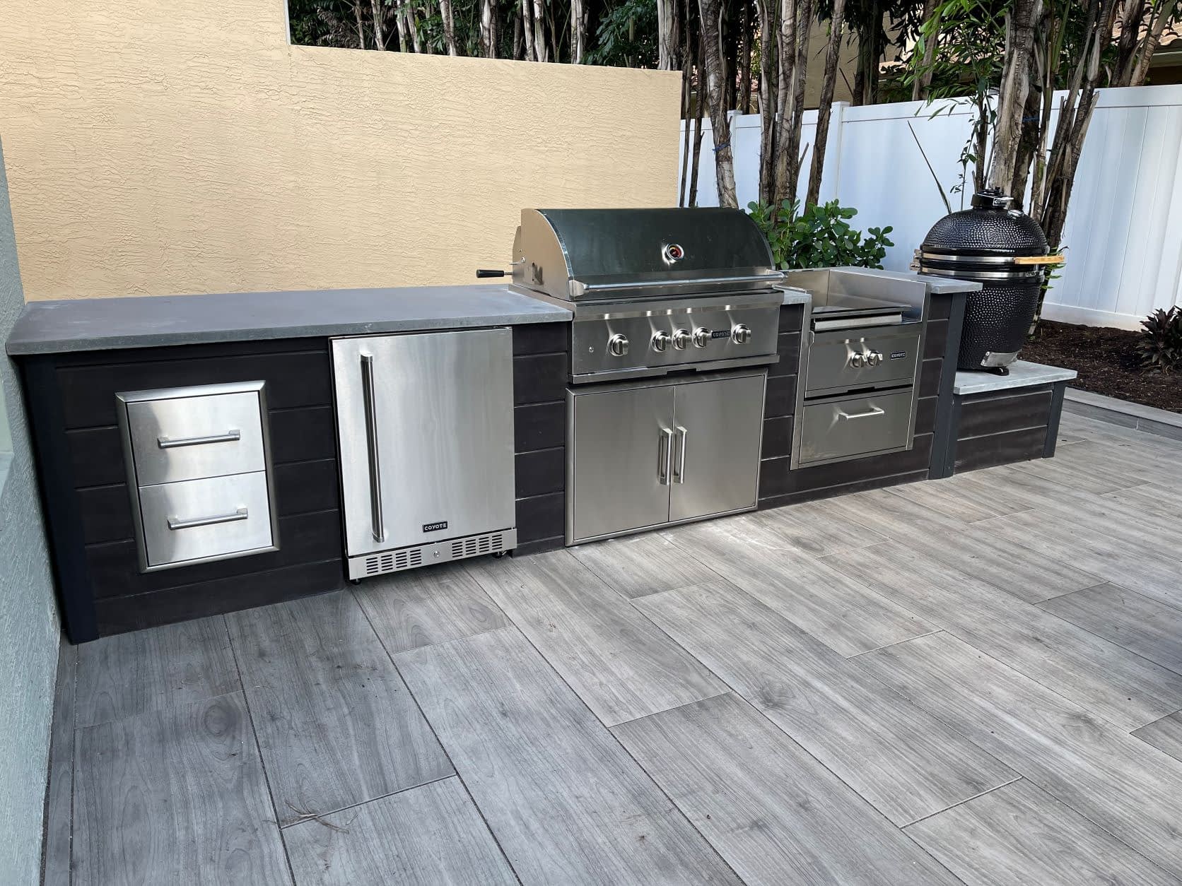 RTA DIY Outdoor Kitchen Cabinet with multiple appliances and grills