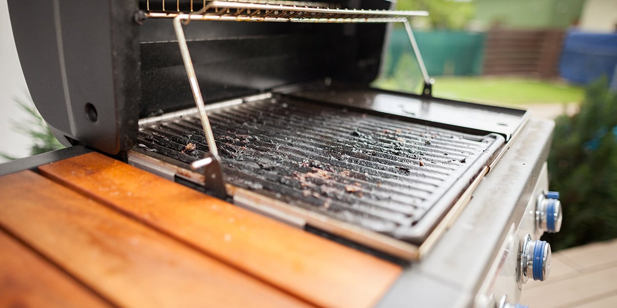 grill that needs to be cleaned