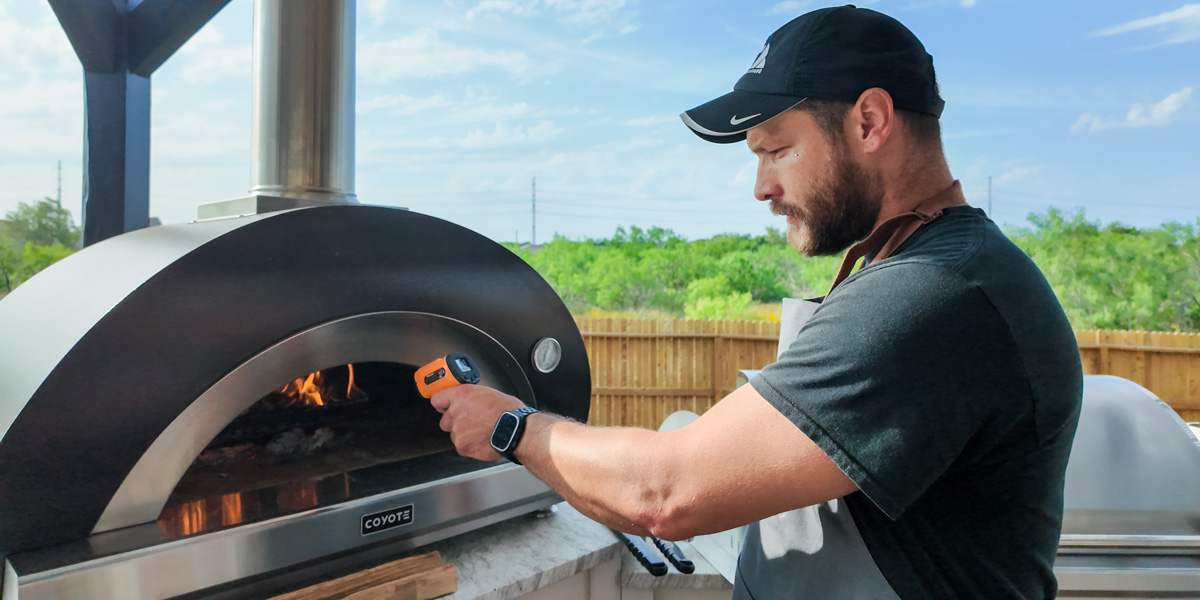 how to use a metal pizza oven