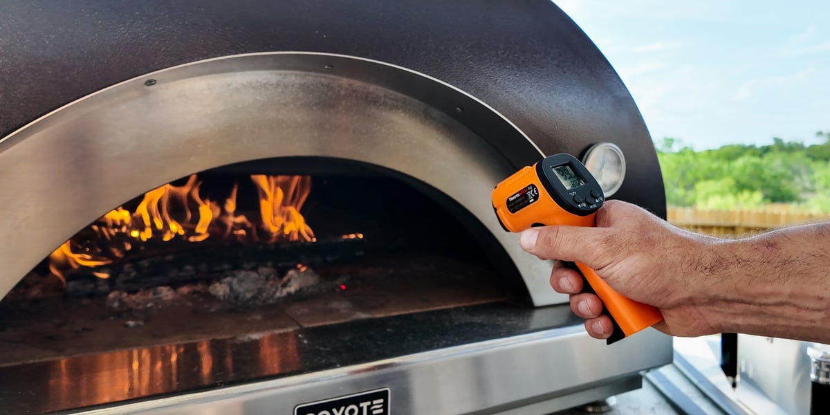 how to use a wood fired pizza oven
