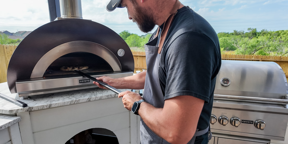 how to use a wood pizza oven
