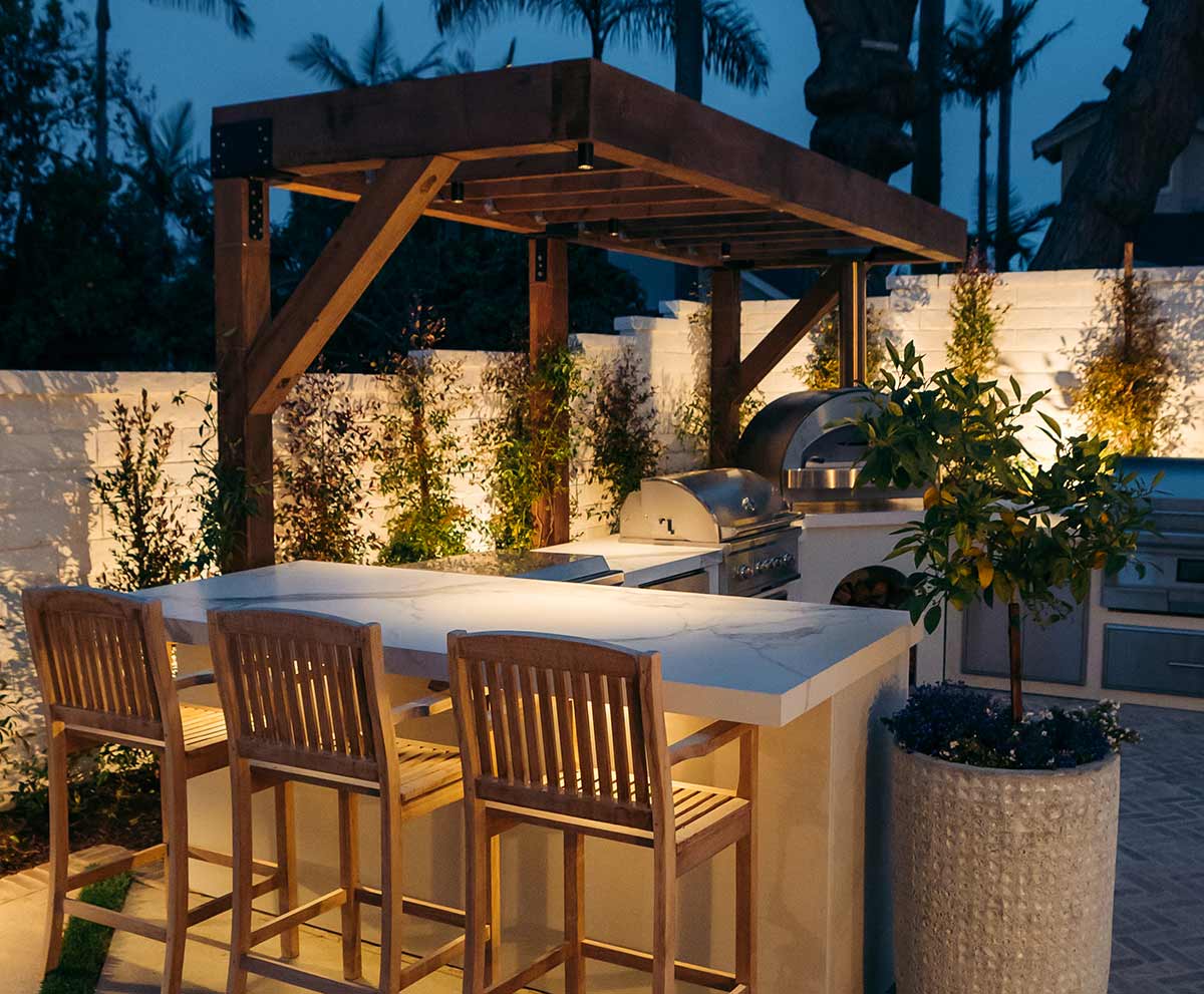 Outdoor Kitchen Lighting: Considerations for Your Space & 13 ...