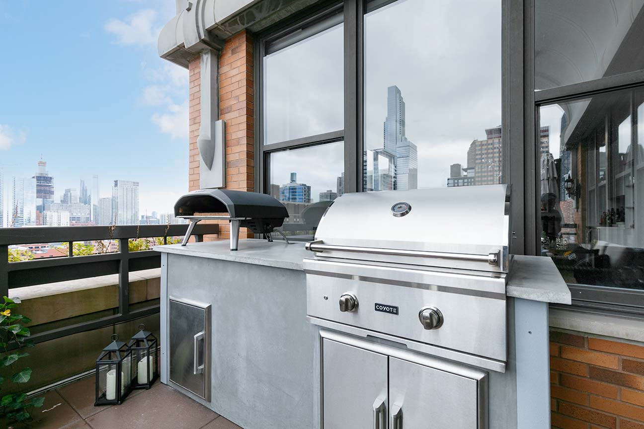 modern outdoor kitchen