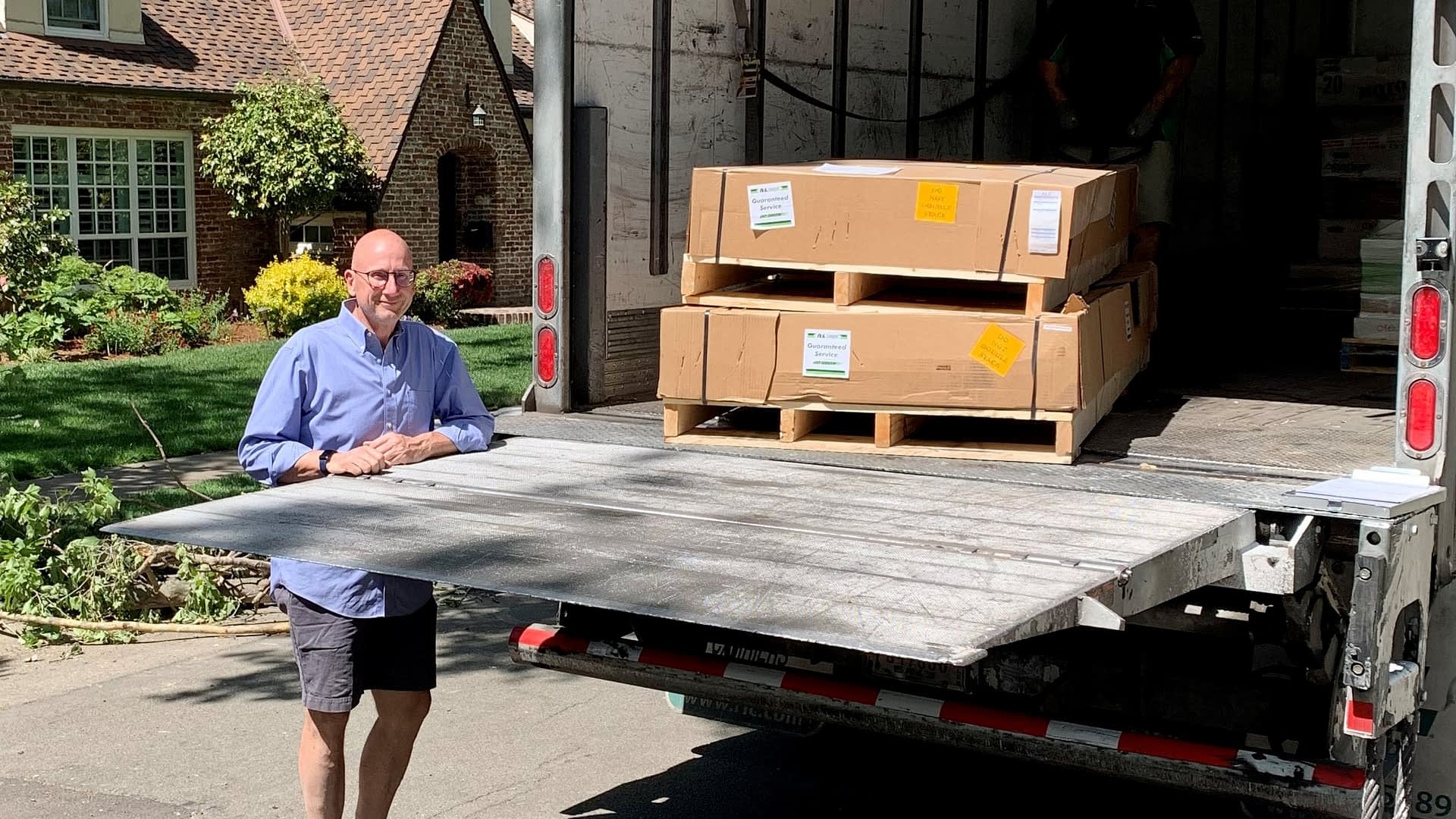 An RTA MOKs Modular Outdoor Kitchen Arriving at a Customers Home