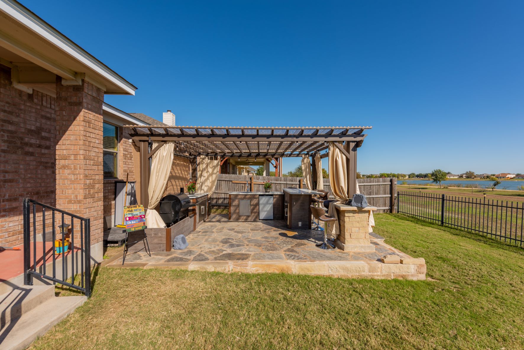 The perfect outdoor kitchen for your future pergola