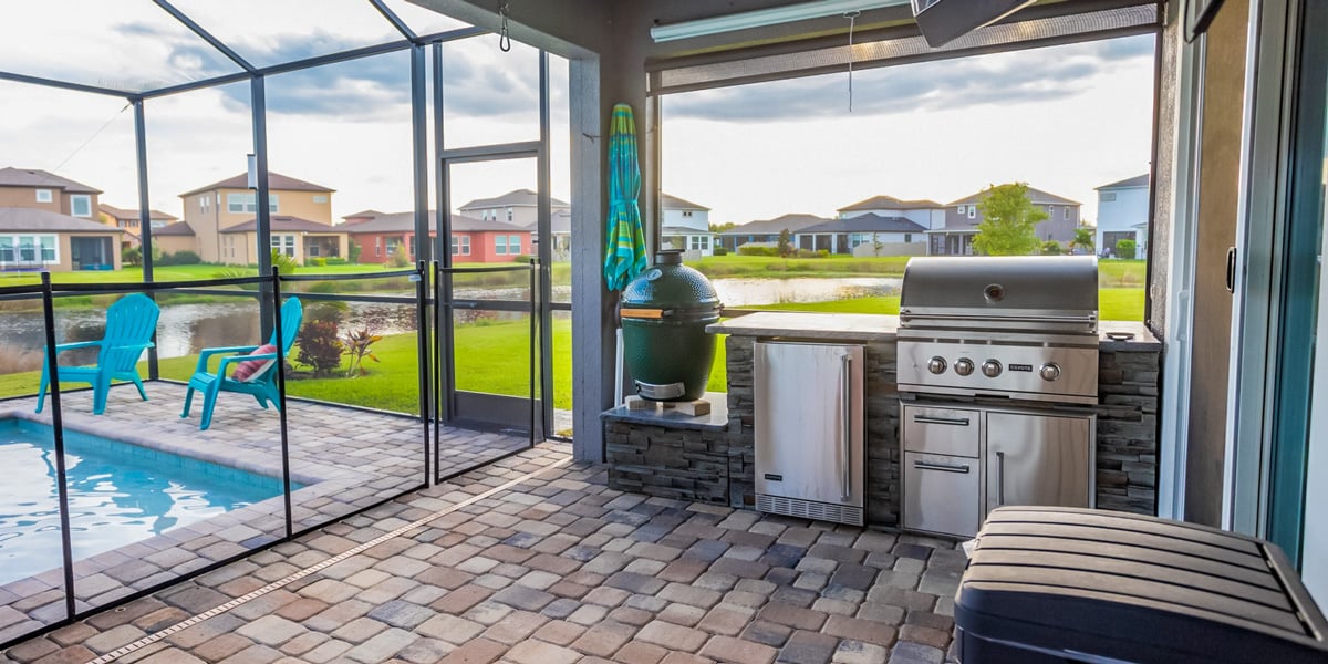outdoor kitchen covered patio