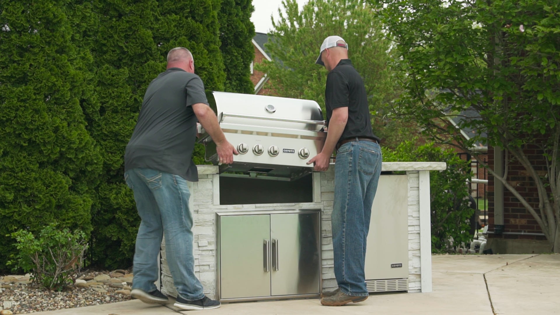 outdoor kitchen kit assembly