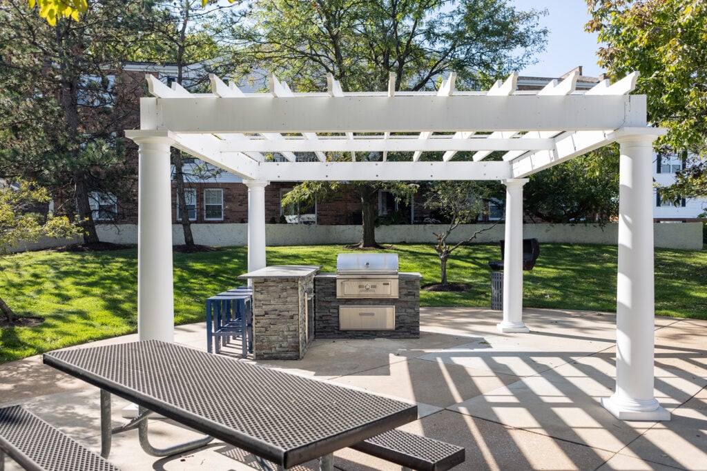 What is a pergola outdoor kitchen