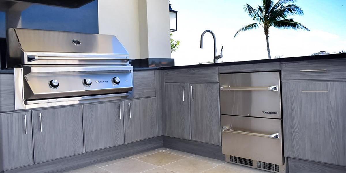 outdoor kitchen made with plastic materials