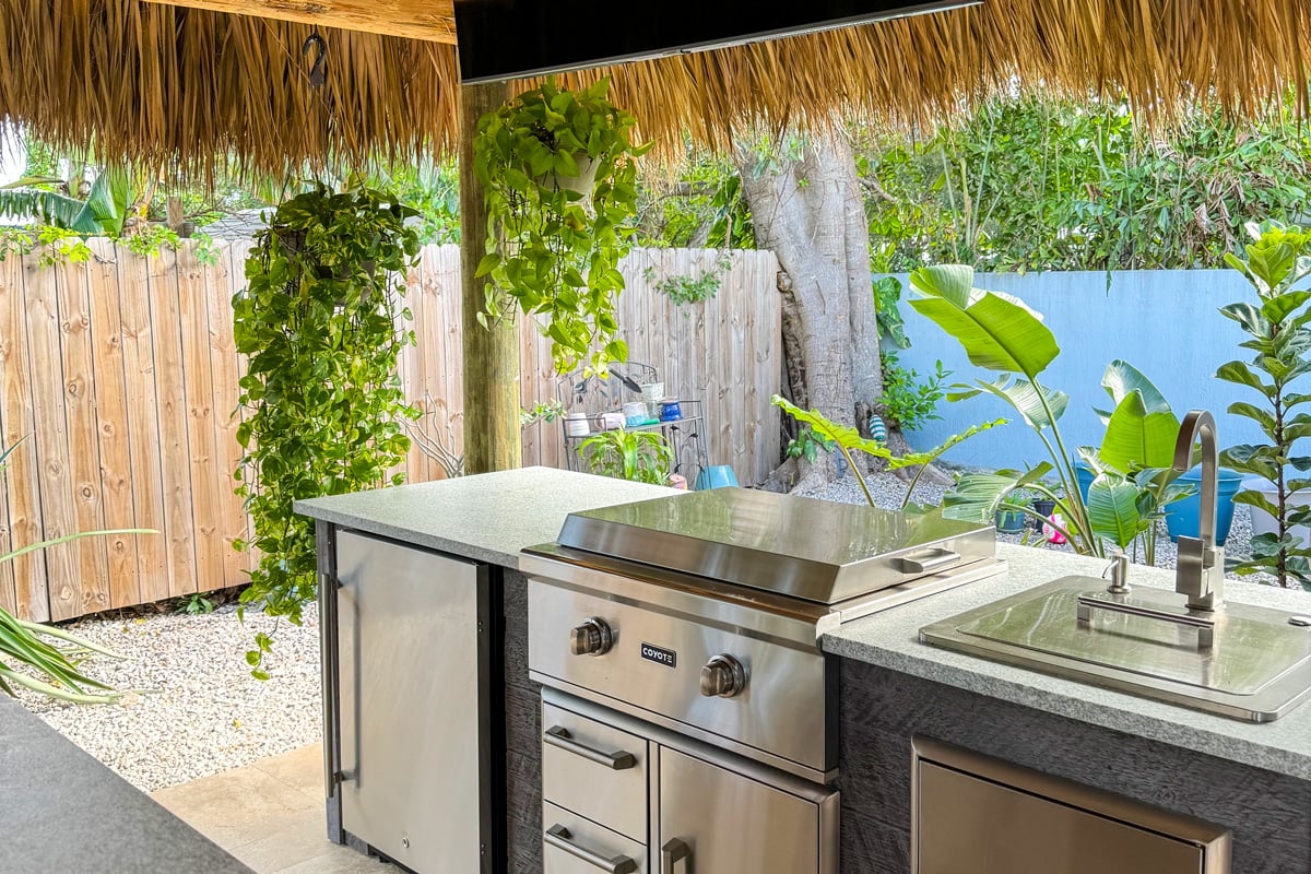 outdoor kitchen under covered patio