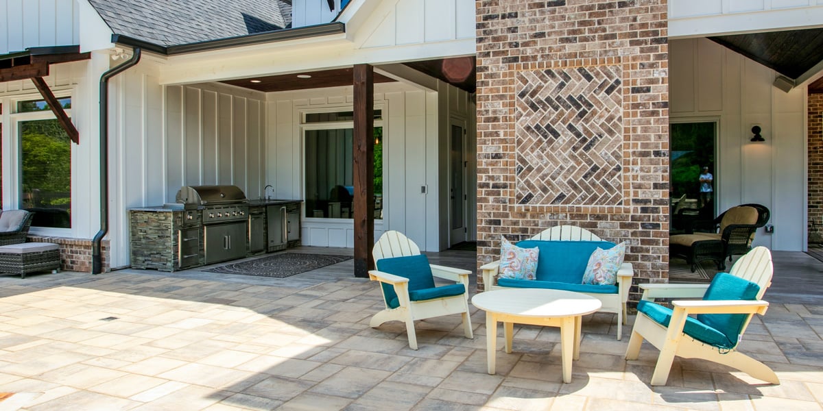outdoor kitchen under covered patio