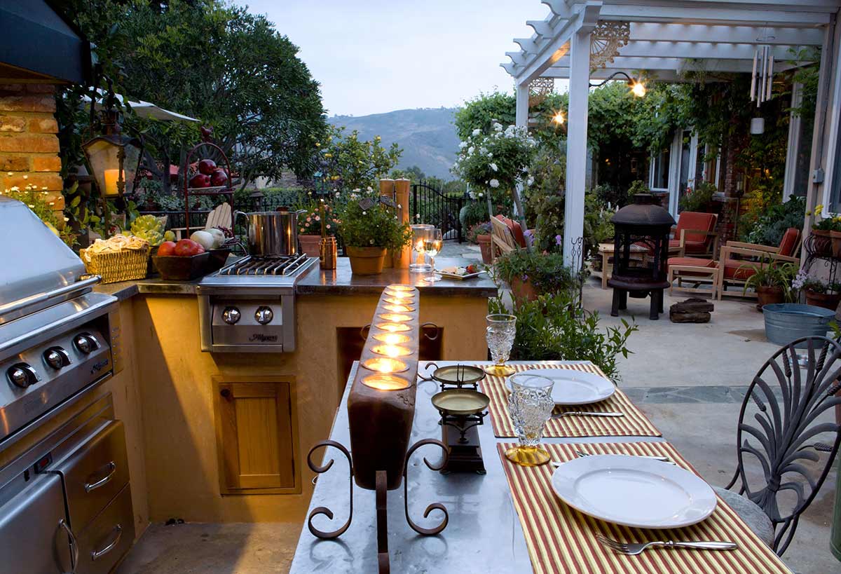 Really cramped outdoor kitchen on patio