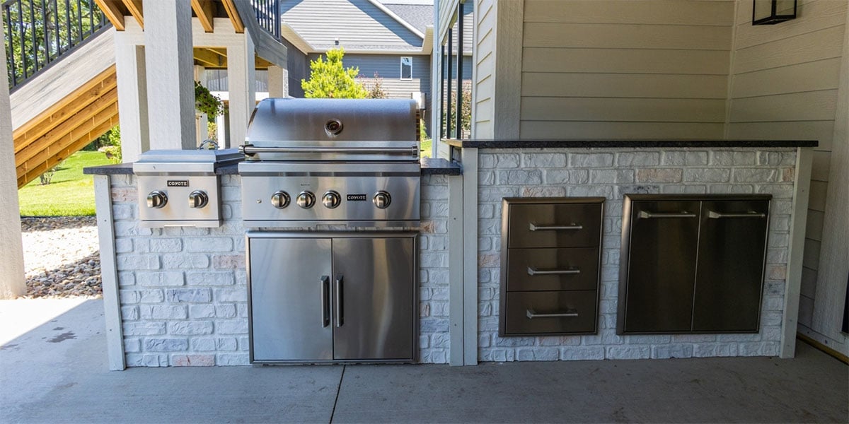 reclaimed grill island with grill and side burner