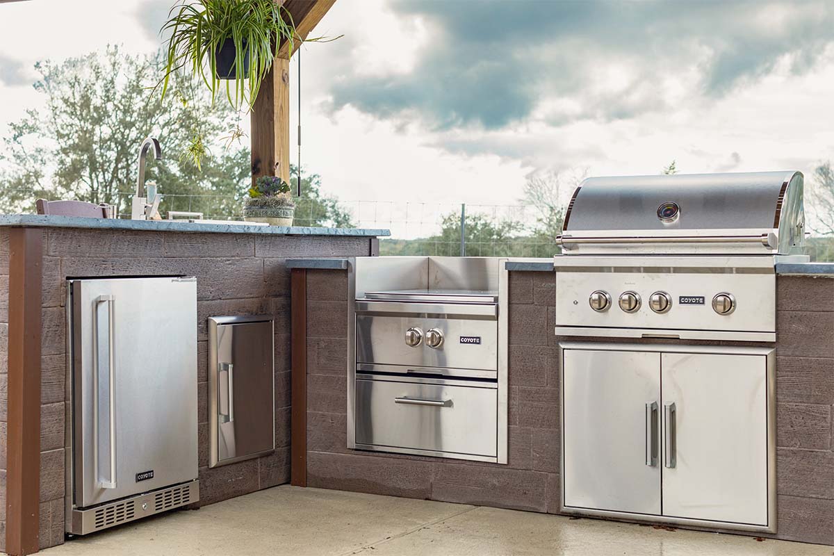 rta outdoor living l shape outdoor kitchen equipped with appliances that need utilities