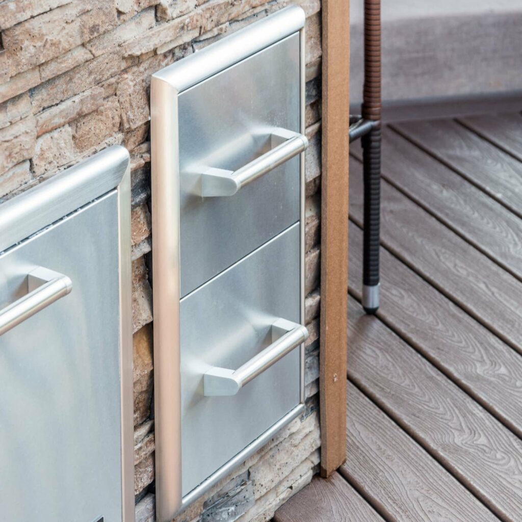 storage drawers in built in kitchen