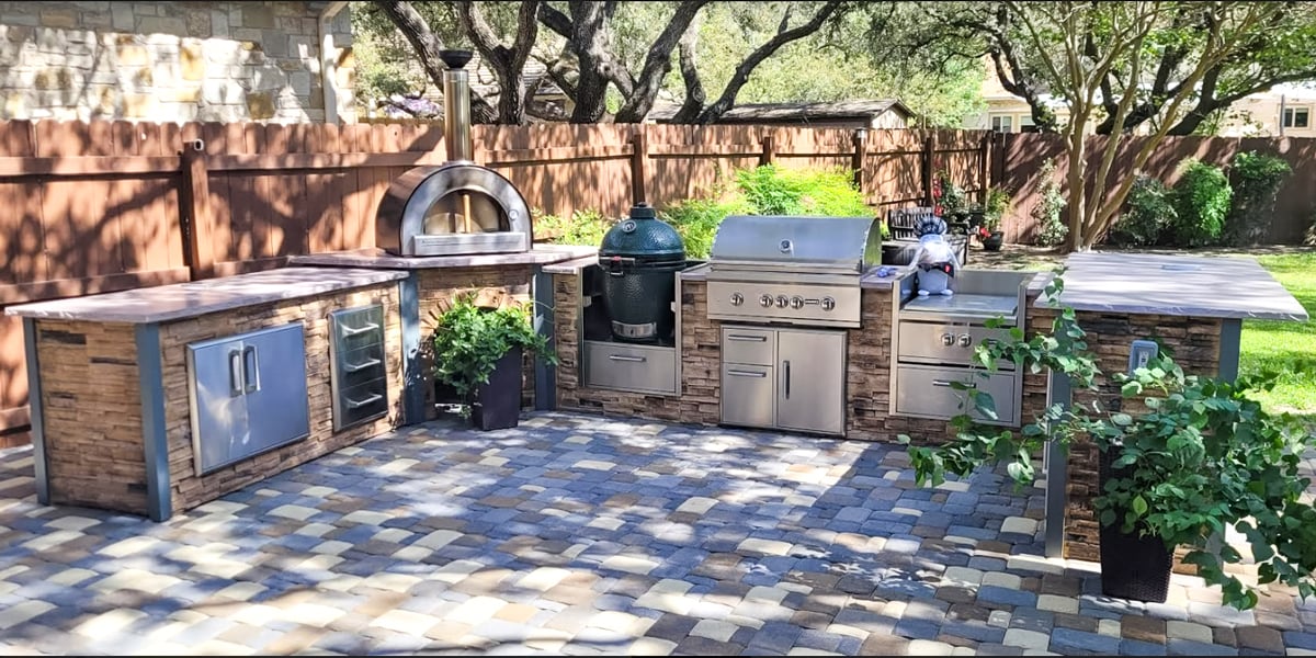 u shaped outdoor kitchen idea